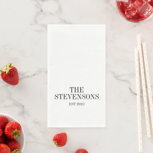 Serviette En Papier Famille Classique Design Nom Est Date Blanc (En situation)