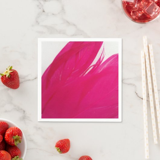 Serviette En Papier Feathery Fuschia (En situation)