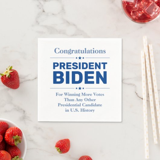 Serviette En Papier Félicitations au Président Biden Candidat le plus  (En situation)