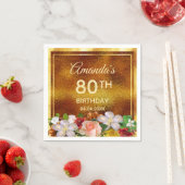 Serviette En Papier Fête 80e anniversaire or blanc fleurs roses (En situation)