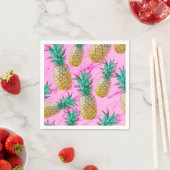 Serviette En Papier Fête chic Fun Tropicale avec des ananas et du marb (En situation)