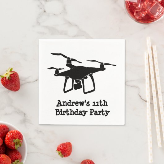 Serviette En Papier Fête d'anniversaire du drone noir et blanc (En situation)