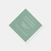 Serviette En Papier Fête de Fiançailles Chic Vert Sauge Script (Coin)