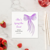 Serviette En Papier Fête de mariage avec un nœud papillon violet Elle (En situation)