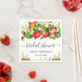 Serviette En Papier Fête des mariées de fraises et fleurs aquarelles (En situation)