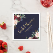 Serviette En Papier Fête des mariées florale de la Marine Rouge de Bou (En situation)