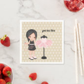 Serviette En Papier Fille à coudre (En situation)