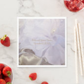 Serviette En Papier Fleur de soie blanche avec perle (En situation)