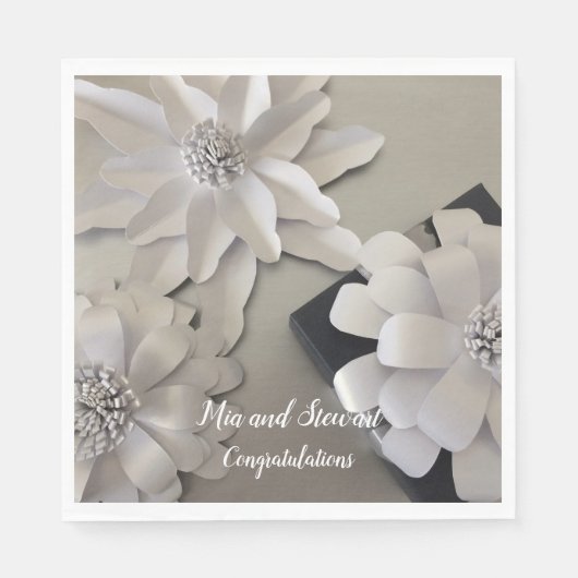 Serviette En Papier Fleurs Argentées Élégantes Félicitations (Devant)