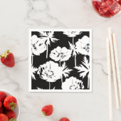 Serviette En Papier Fleurs blanches sur noir. (En situation)