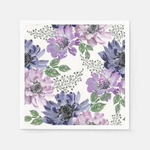 Serviette En Papier Fleurs bleues et lilas sur fond blanc.