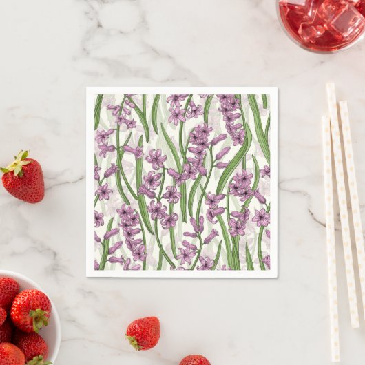 Serviette En Papier Fleurs de Hyacinth rose sur blanc naturel (En situation)