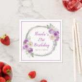 Serviette En Papier Fleurs élégantes violettes et argentées Anniversai (En situation)