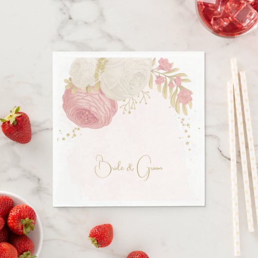 Serviette En Papier Fleurs roses et blanches romantiques or (En situation)