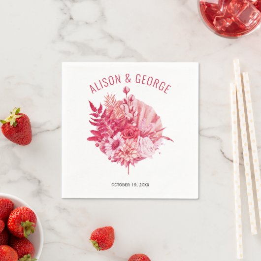 Serviette En Papier Fleurs roses et rouges, mariage en feuille de palm (En situation)