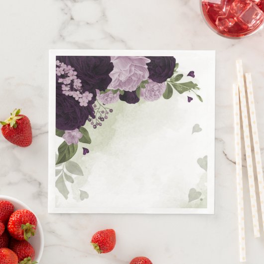 Serviette En Papier Fleurs violettes profondes et légères verdure (En situation)