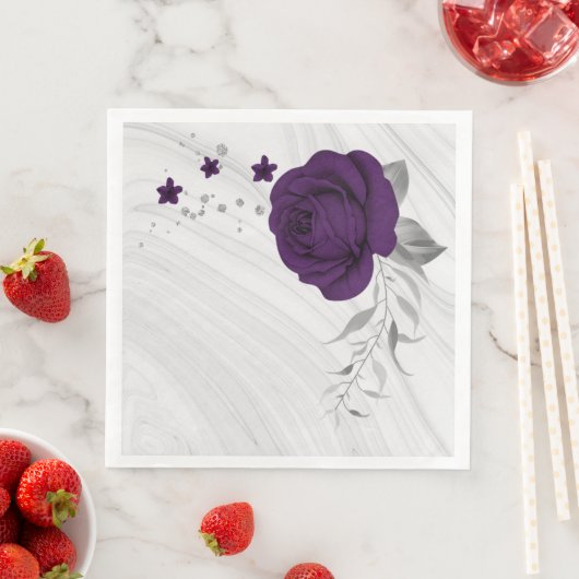 Serviette En Papier fleurs violettes royales marbre feuille argent (En situation)