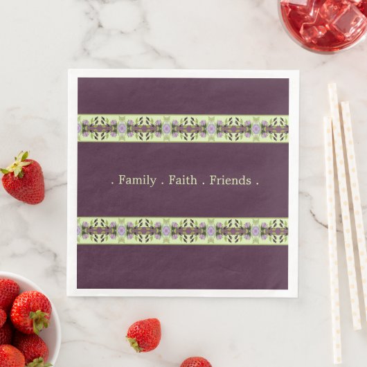 Serviette En Papier Floral violet élégant (En situation)