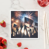 Serviette En Papier Foule avec drapeaux américains et feux d'artifice (En situation)