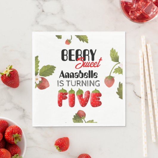 Serviette En Papier Fraise Cinq Anniversaire (En situation)