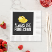 Serviette En Papier Funny Construction Tshirt - Always Use Protection  (En situation)