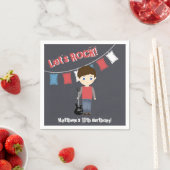Serviette En Papier Garçon d'anniversaire Rock Star (En situation)