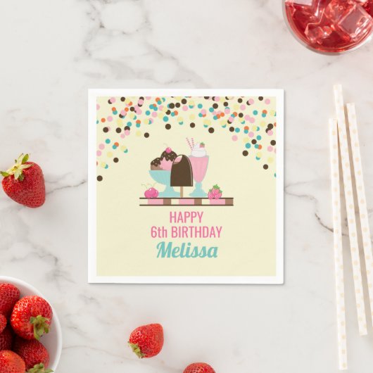 Serviette En Papier Glacé Crème Douce Traitements Joyeux Anniversaire (En situation)