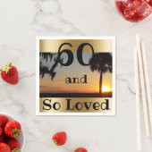 Serviette En Papier Gold Tropical Sunset 60th Birthday Party Napkins (En situation)