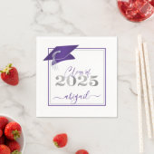 Serviette En Papier Graduation 2025 Faux Metallic Purple Argent Script (En situation)