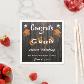 Serviette En Papier Graduation 2025 Orange & Blanc Blurred Text (En situation)