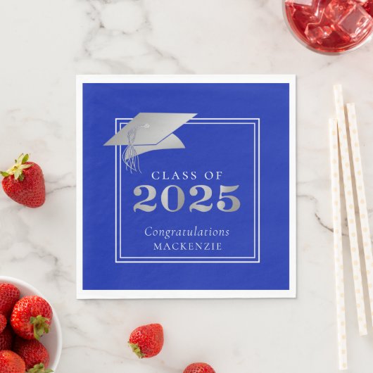 Serviette En Papier Graduation 2025 Royal Blue Faux Silver (En situation)