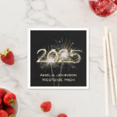 Serviette En Papier Graduation 2025 Sparklers Sur Noir (En situation)