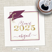 Serviette En Papier Graduation Cap Maroon Gold Script Classe de 2025