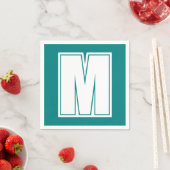 Serviette En Papier Grand monogramme blanc moderne | Emerald Green (En situation)