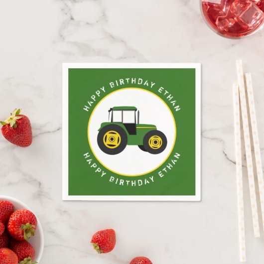 Serviette En Papier Green Tractor Anniversaire Personnalisé (En situation)