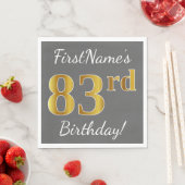 Serviette En Papier Grey, Faux Gold 83e anniversaire + Nom personnalis (En situation)