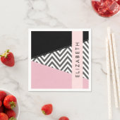 Serviette En Papier Grey Zigzag, Grey Chevron, Rose, Votre Nom (En situation)