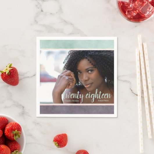 Serviette En Papier Grilles Arc-en-ciel moderne Papier de fin d'études (En situation)