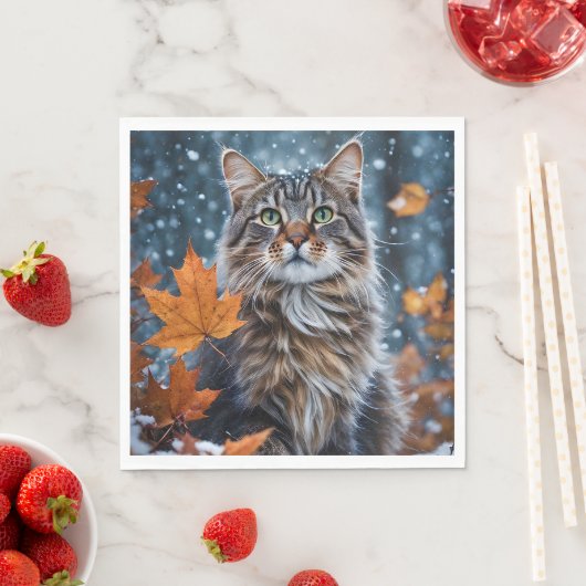 Serviette En Papier Gris Chat Yeux verts Poser avec feuilles d'automne (En situation)