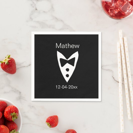 Serviette En Papier groomsman ajouter nom année noir arc chemise crava (En situation)