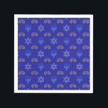 Serviette En Papier Hanoukka Gold Dreidel Star de David Menorah<br><div class="desc">Célébrez Hanoukka avec style avec ces magnifiques serviettes ! Nos serviettes Hanoukka présentent une belle conception avec un Dreidel or, l'étoile de David, et Menorah sur un arrière - plan bleu vif. Ils sont parfaits pour ajouter une touche d'élégance à votre table de vacances et créer une ambiance festive pour...</div>