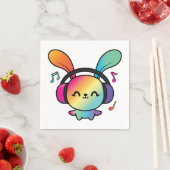 Serviette En Papier Happy Bunny avec écouteurs écoutant de la musique. (En situation)