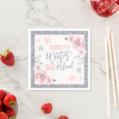 Serviette En Papier Hiver ONEderland Pink and Silver Birthday Party (En situation)
