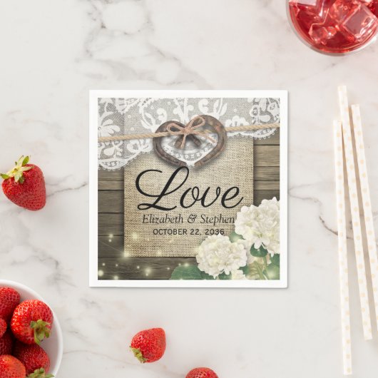 Serviette En Papier Horseshot Heart Lace Hydrangea Wood Wedding shower (En situation)