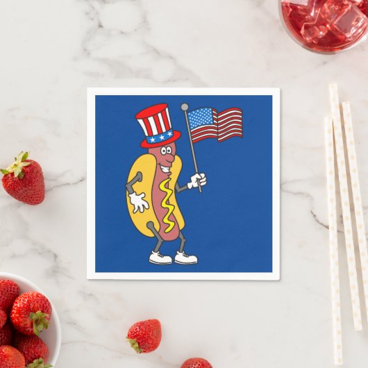Serviette En Papier Hot Dog Patriotic tenant le drapeau américain 4 ju (En situation)