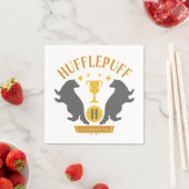 Serviette En Papier HUFFLEPUFF™ Badger and Cup House Pride Graphisme (En situation)