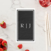 Serviette En Papier Initiales de monogramme noir Mariage simple blanc (En situation)