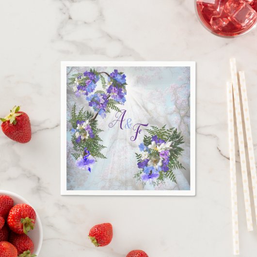 Serviette En Papier Jacaranda Blooms & Lily Bouquet Napkins (En situation)