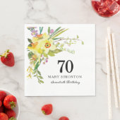Serviette En Papier Jaune Daffodil Blanc 70e fête d'anniversaire (En situation)
