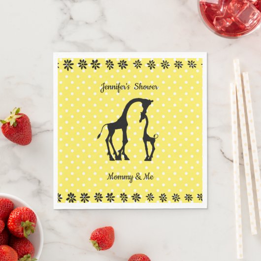 Serviette En Papier Jaune Polka Dot Giraffe Baby shower serviettes (En situation)